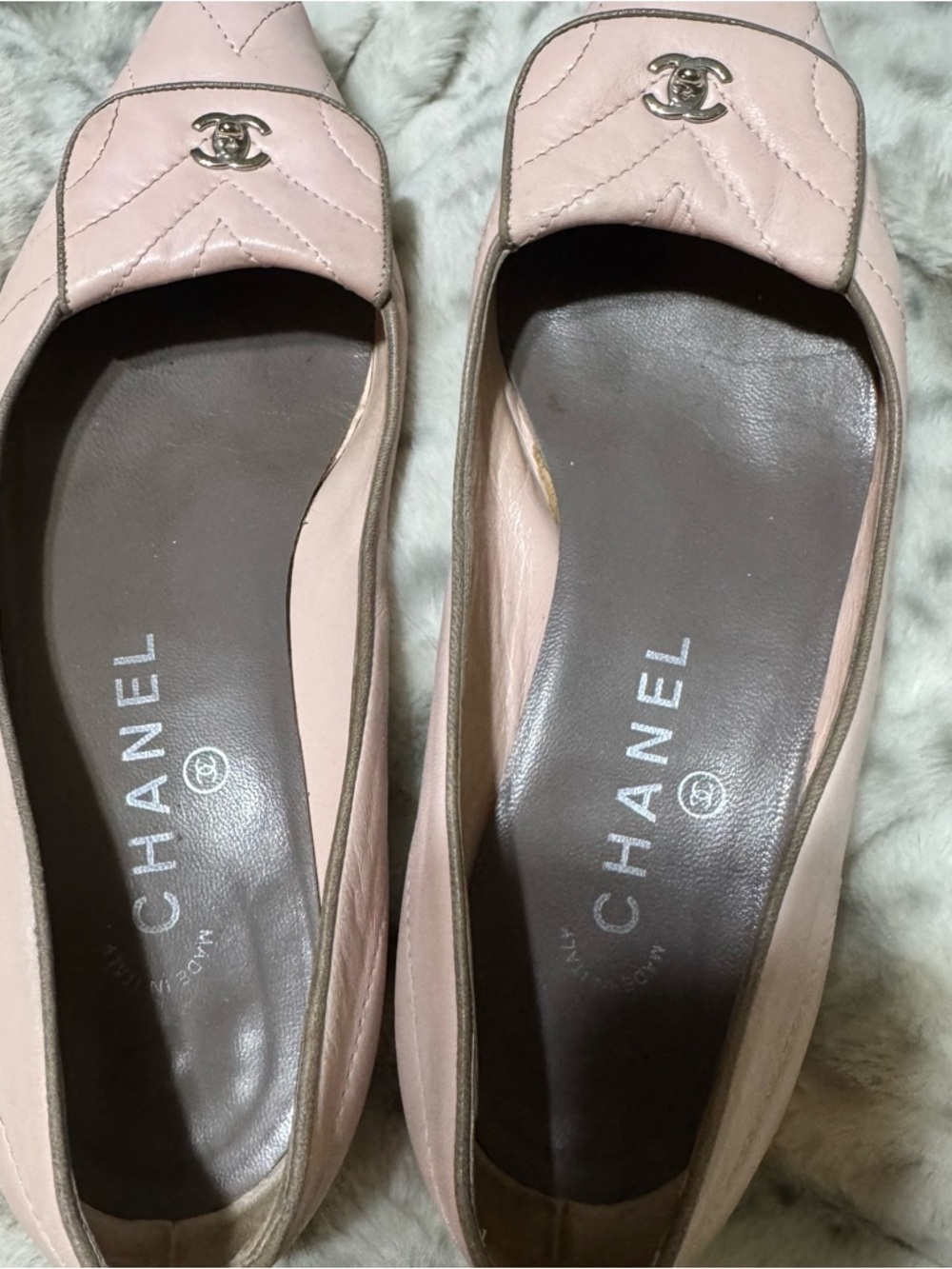 CHANEL KITTEN HEEL POINTED TOE FLATS - Picture 2 of 7